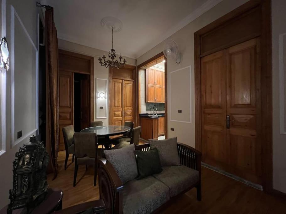 Authentic 3Br Apartment In Downtown, Il Cairo Esterno foto